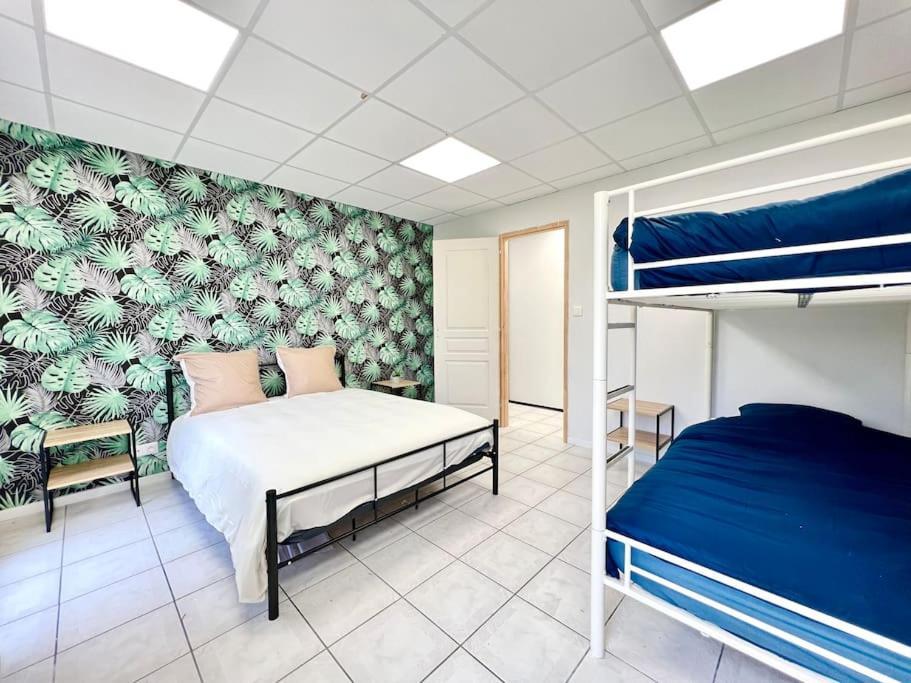 Le Grand Penon ~ Logement Spacieux A 6 Min Du Parc Saint-Georges-les-Baillargeaux Экстерьер фото